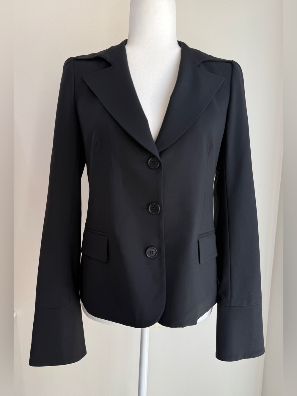 Theory Black Wool Bell Sleeve Blazer – Size 6
